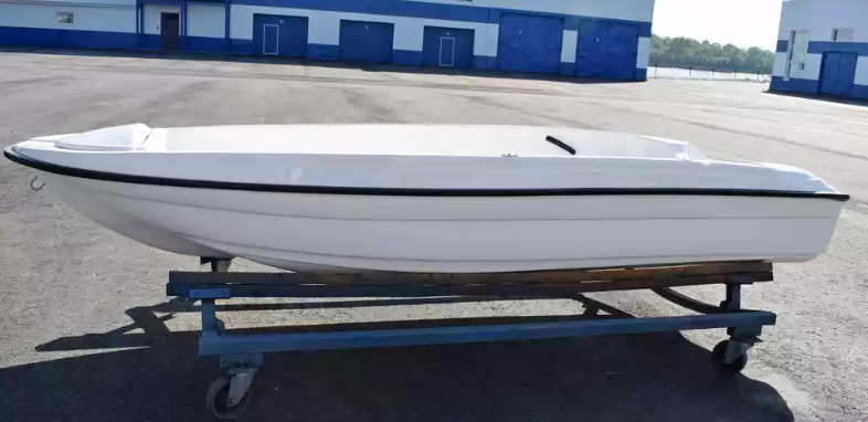 Стеклопластиковая лодка Пингвин (тримаран) в Орске