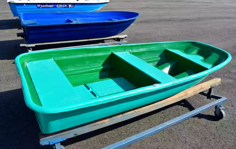 Стеклопластиковая лодка Старт (тримаран) в Орске