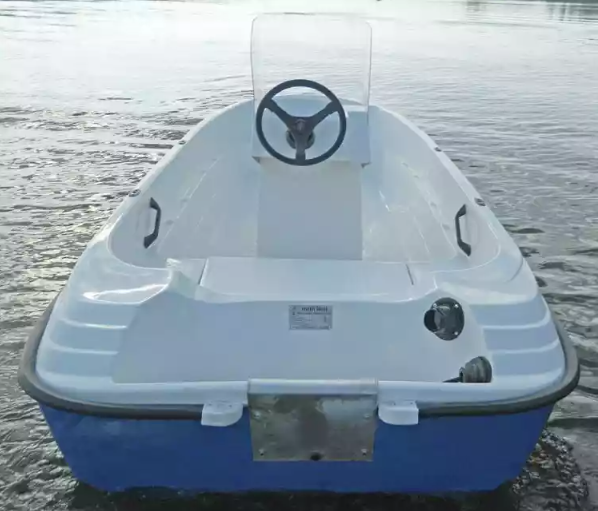 Стеклопластиковая лодка Пингвин с консолью (тримаран) в Орске