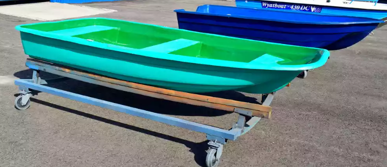 Стеклопластиковая лодка Старт (тримаран) в Орске