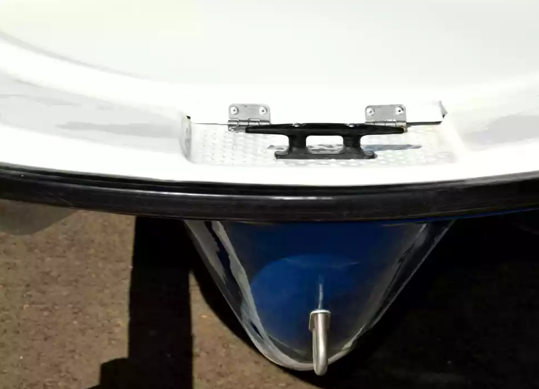 Стеклопластиковая лодка Пингвин с консолью (тримаран) в Орске