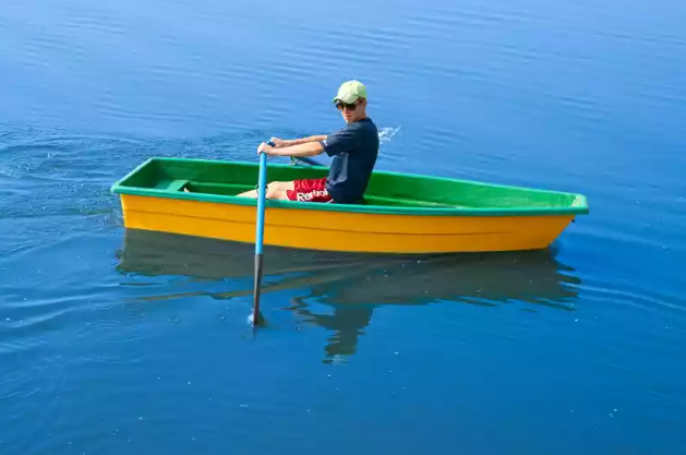 Стеклопластиковая лодка Малютка в Орске