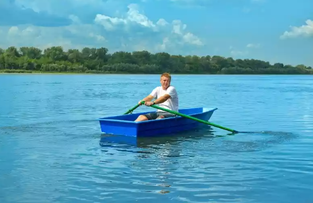 Стеклопластиковая лодка Малютка в Орске