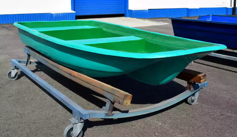 Стеклопластиковая лодка Старт (тримаран) в Орске
