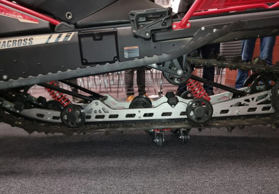 Снегоход AODES Siberiacross 1000 SWT 600mm LCD 6.8 в Орске