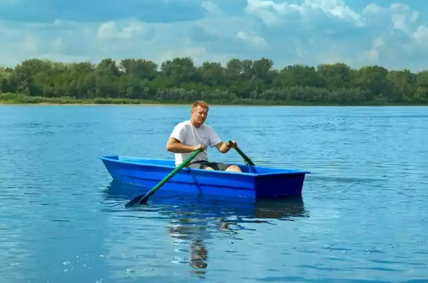 Стеклопластиковая лодка Малютка в Орске