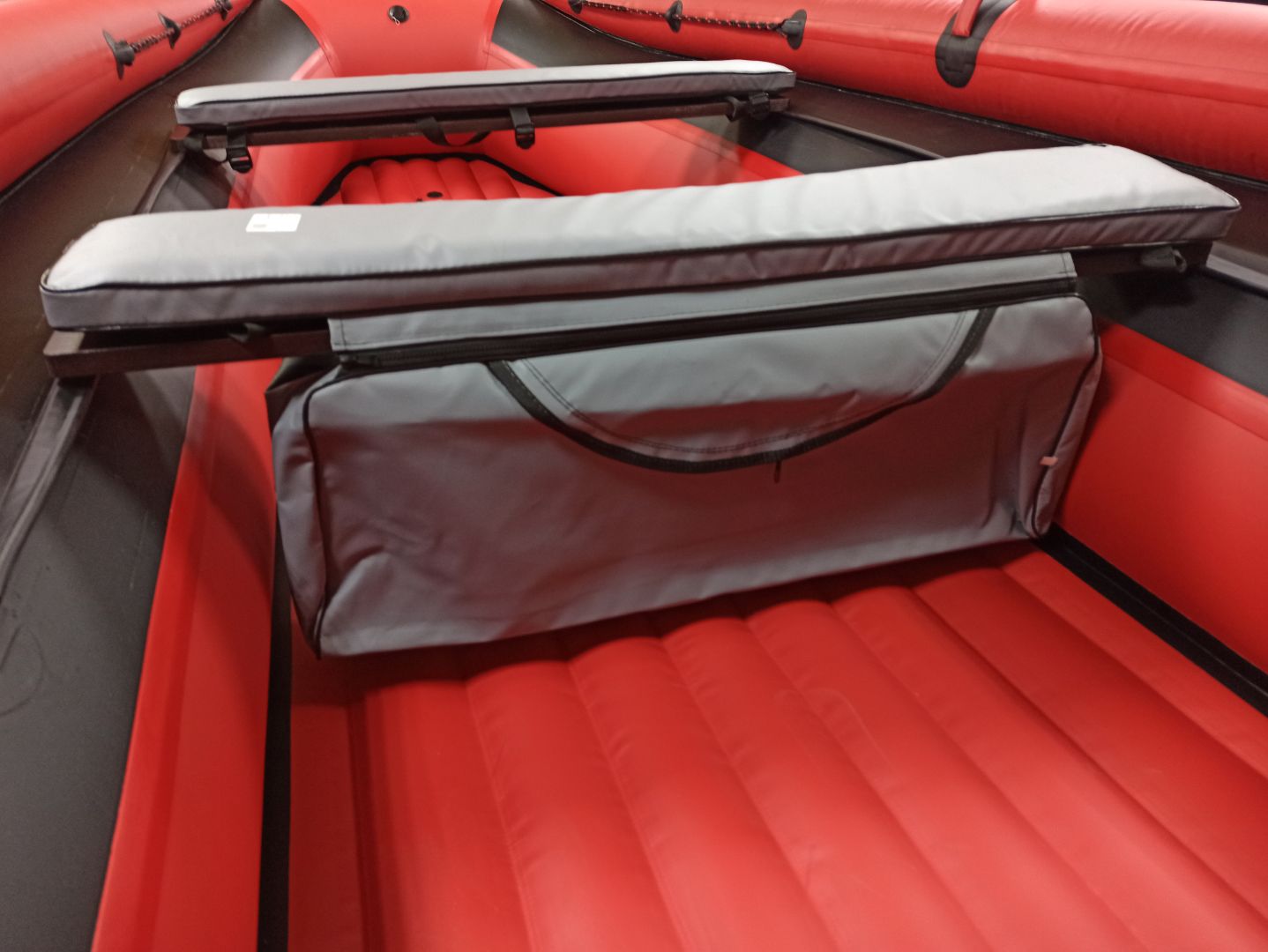 КОМПЛЕКТ МЯГКИХ НАКЛАДОК С СУМКОЙ ДЛЯ ЛОДОК 90Х20 СЕРЫЙ в Орске