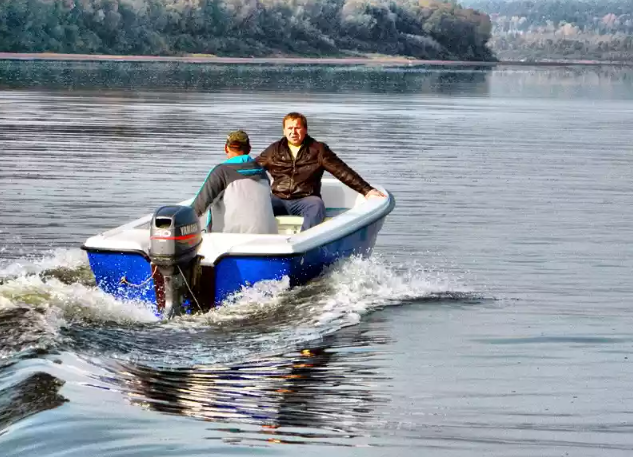 Стеклопластиковая лодка Wyatboat 430 тримаран в Орске