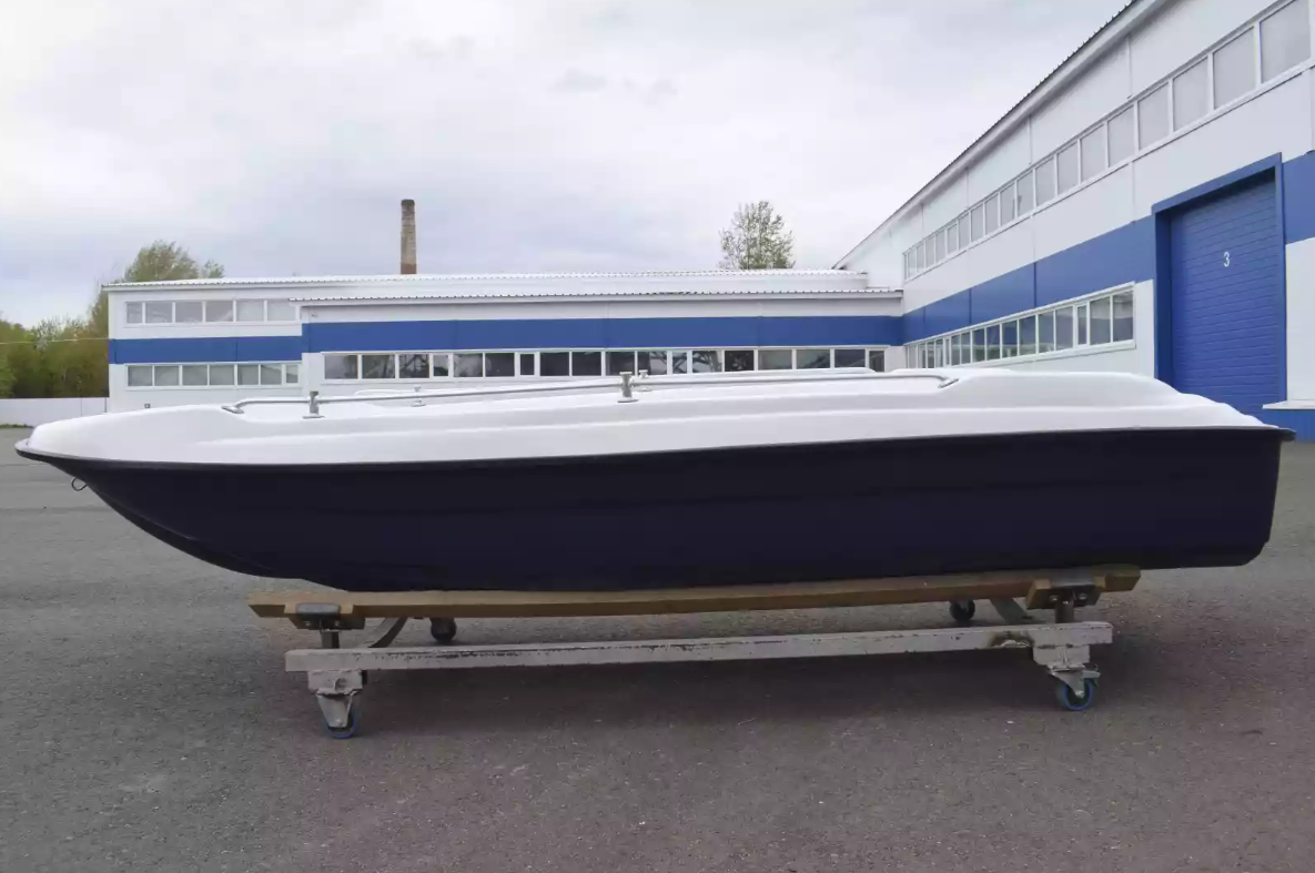 Стеклопластиковая лодка Пингвин New (тримаран) в Орске