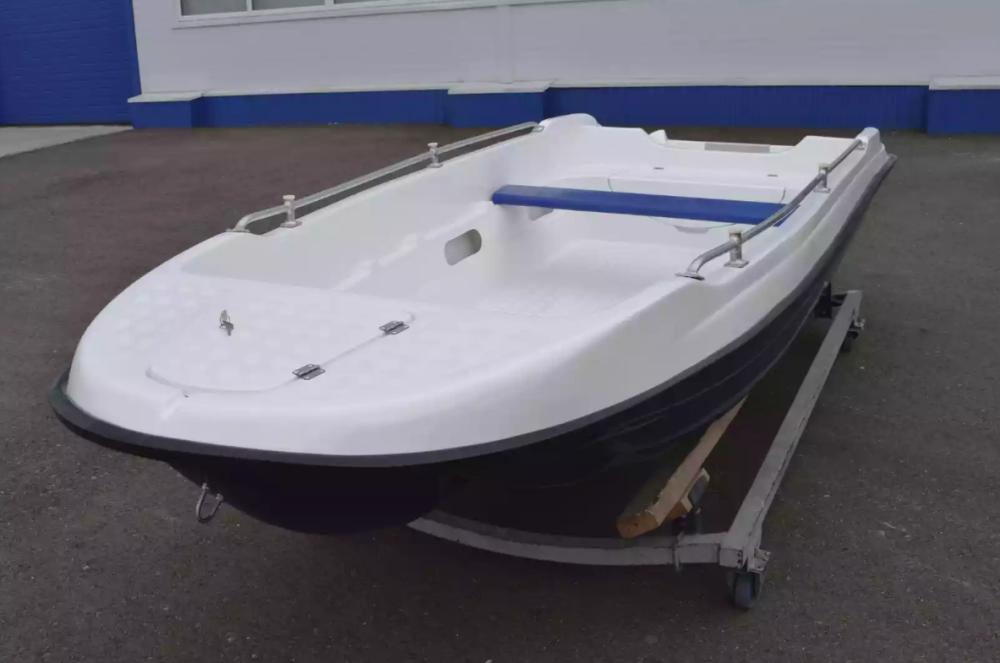Стеклопластиковая лодка Пингвин New (тримаран) в Орске
