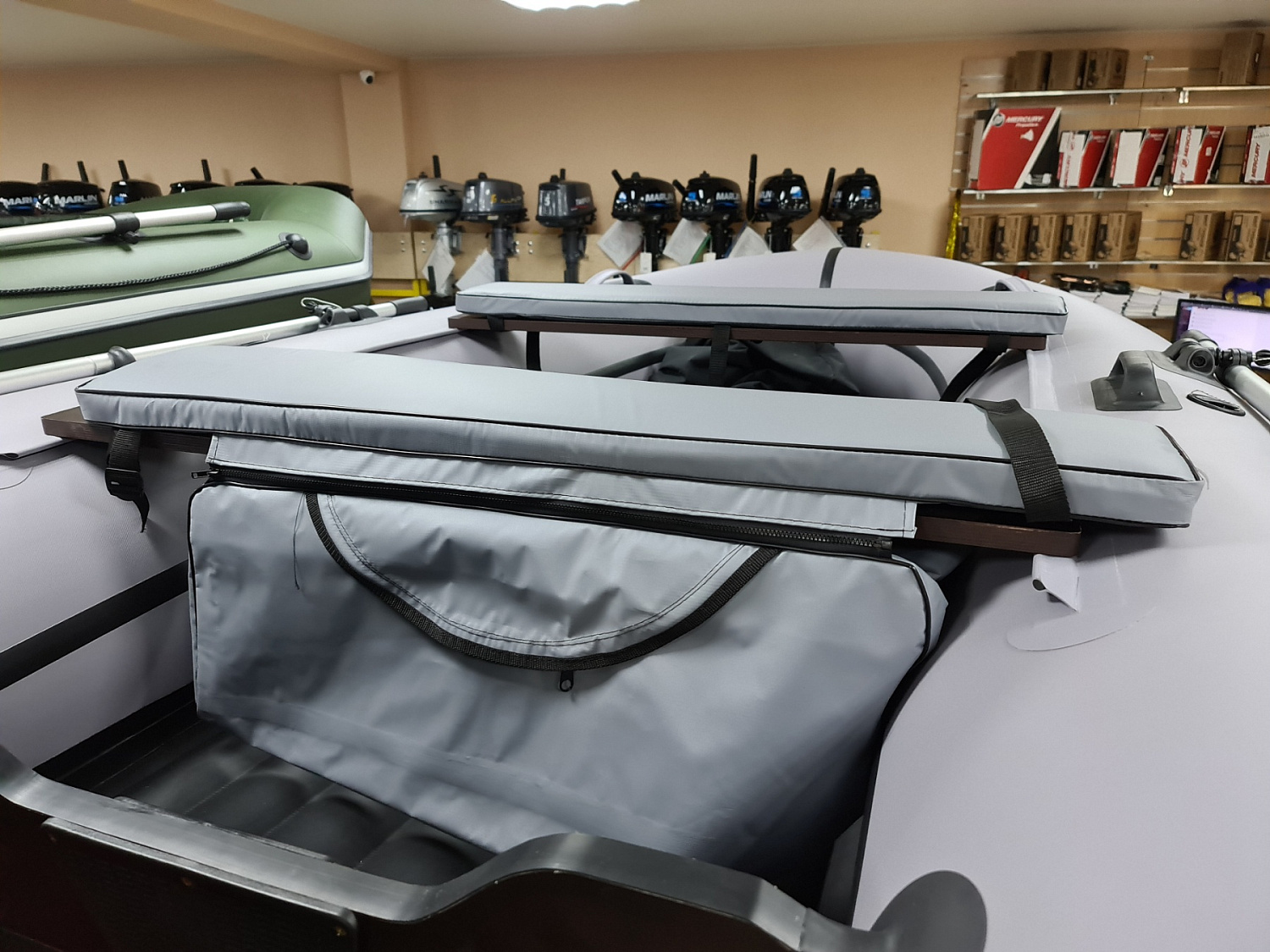 КОМПЛЕКТ МЯГКИХ НАКЛАДОК С СУМКОЙ ДЛЯ ЛОДОК 90Х20 СЕРЫЙ в Орске